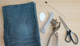 matériel nécessaire pour fabriquer des boucles d’oreilles plume en jean 