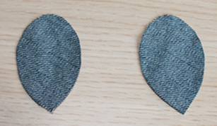découper le jean pour vos boucles d’oreilles plume en jean